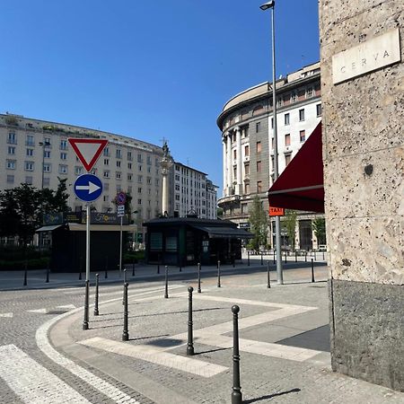Downtown Apartment Милано Екстериор снимка