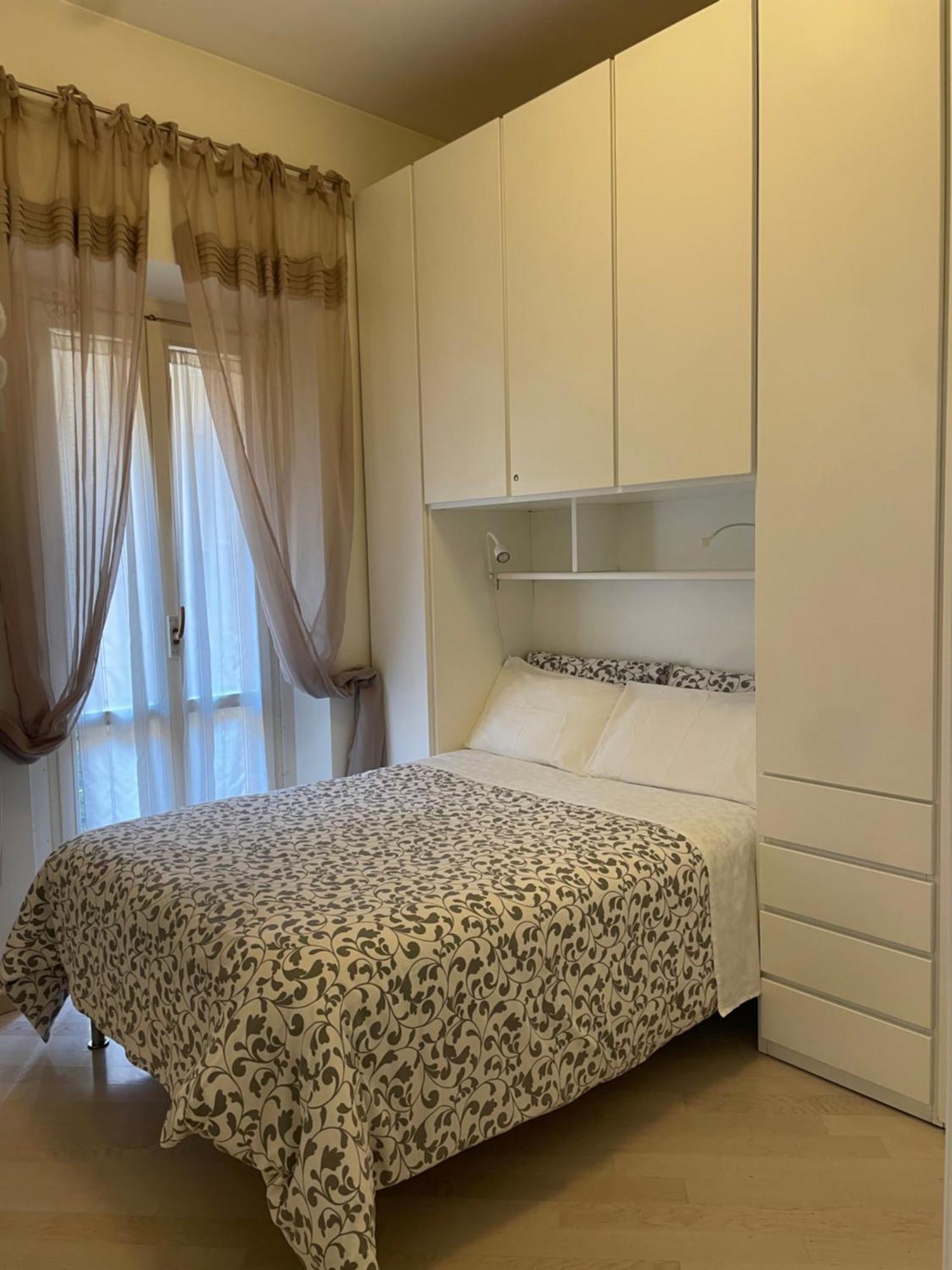 Downtown Apartment Милано Екстериор снимка