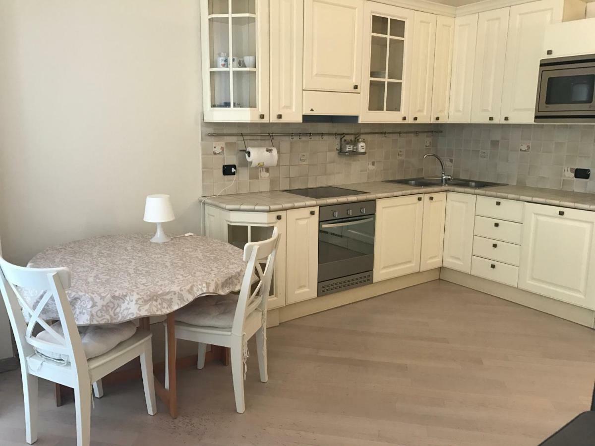 Downtown Apartment Милано Екстериор снимка
