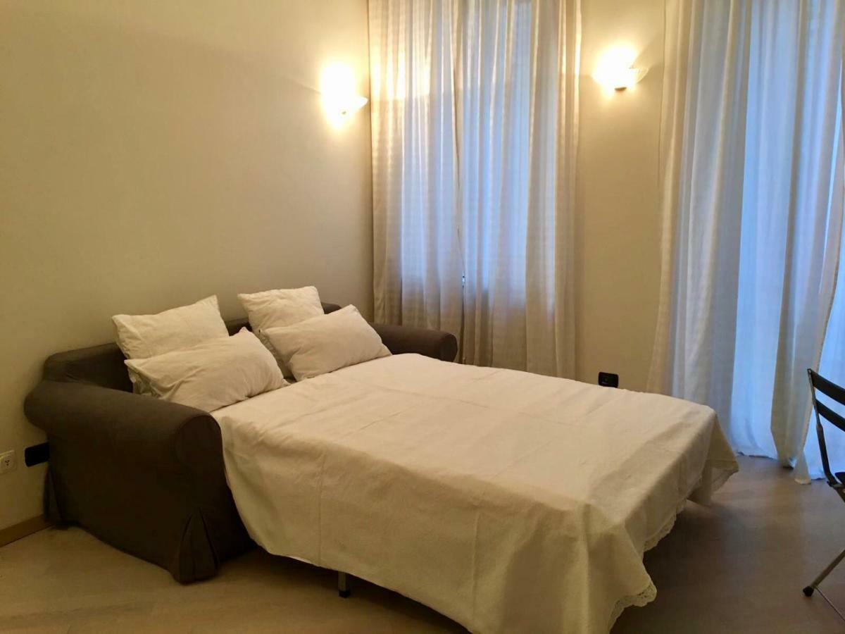 Downtown Apartment Милано Екстериор снимка