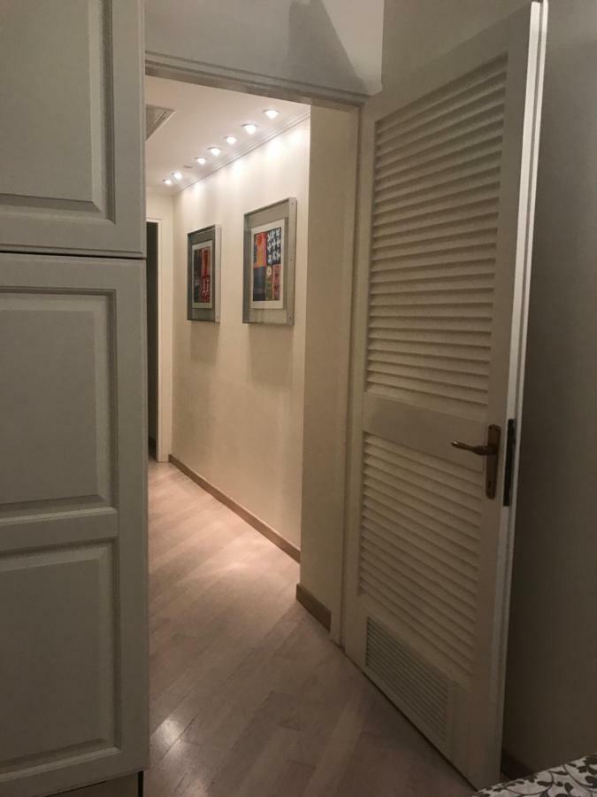 Downtown Apartment Милано Екстериор снимка