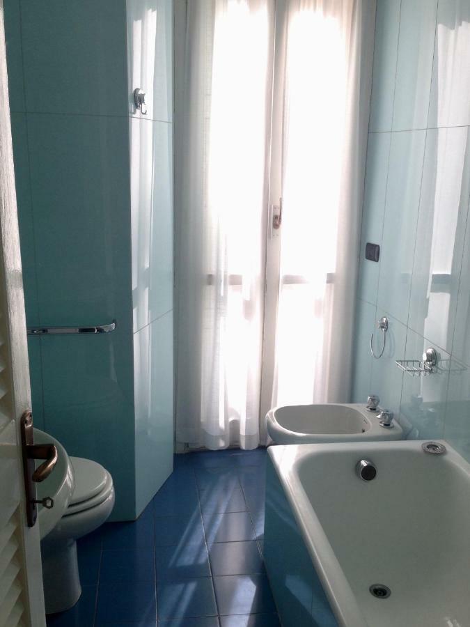 Downtown Apartment Милано Екстериор снимка