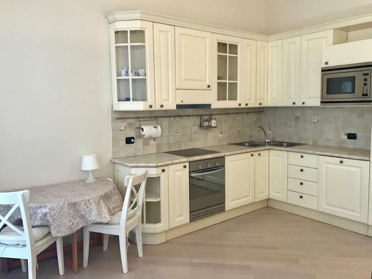 Downtown Apartment Милано Екстериор снимка