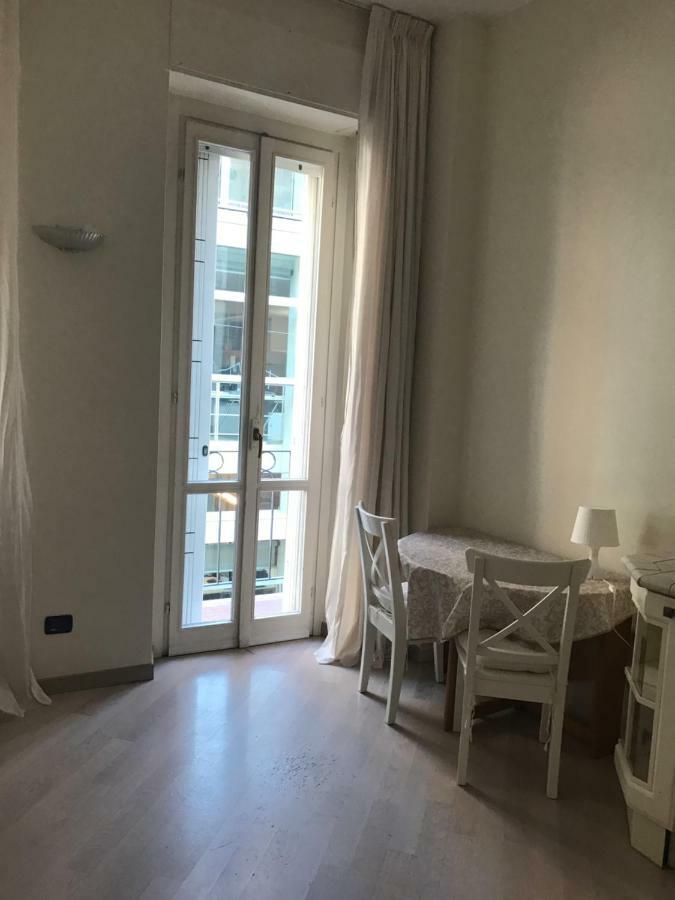 Downtown Apartment Милано Екстериор снимка